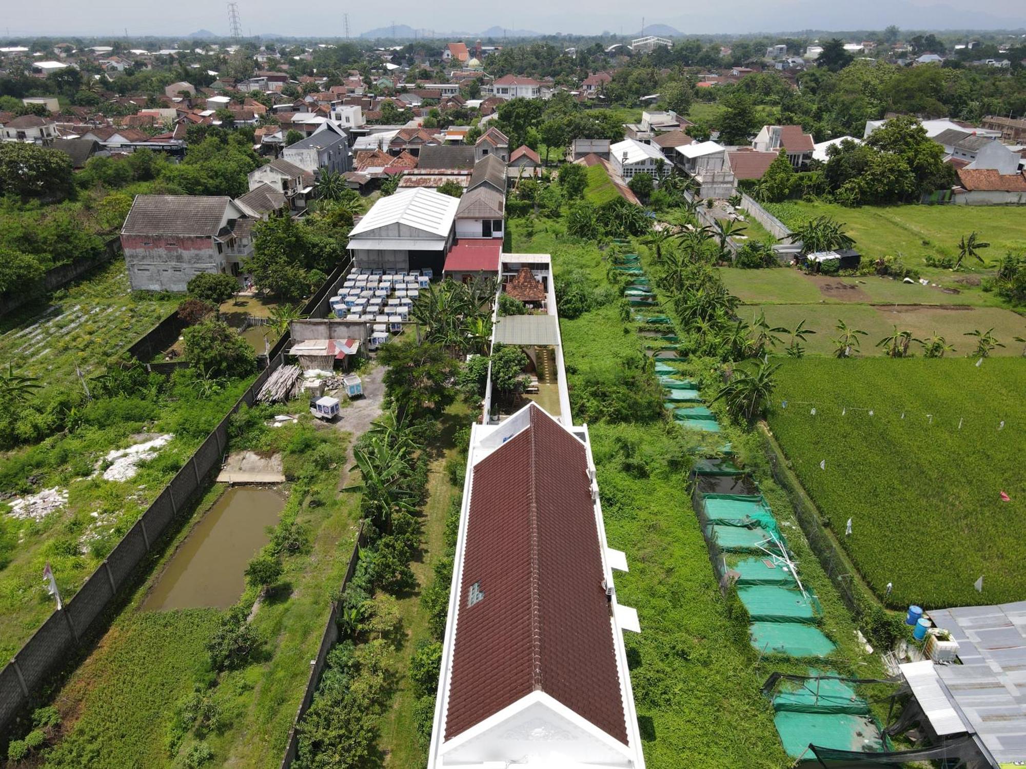 Villa Rumah Putih Jogja 日惹 外观 照片